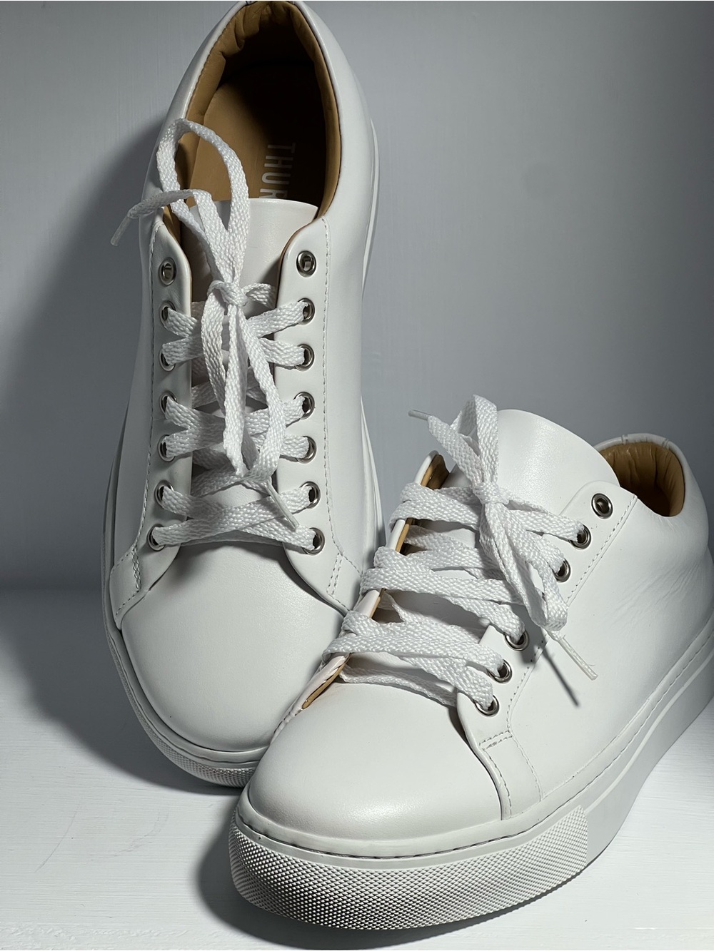 Thursday Everyday White Leather Sneakers Size 7.5
